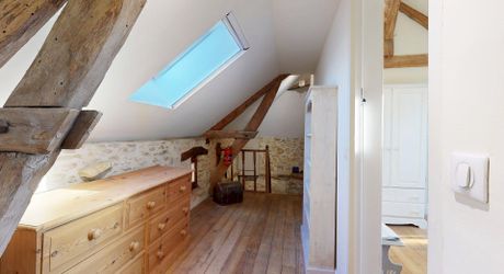 Maison très belle vue, 3 chambres, un bureau, piscine et nombreuses dépendances. Visite virtuelle sur demande