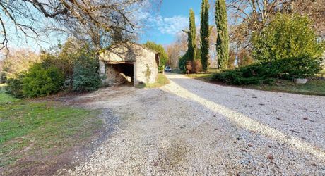 Maison très belle vue, 3 chambres, un bureau, piscine et nombreuses dépendances. Visite virtuelle sur demande