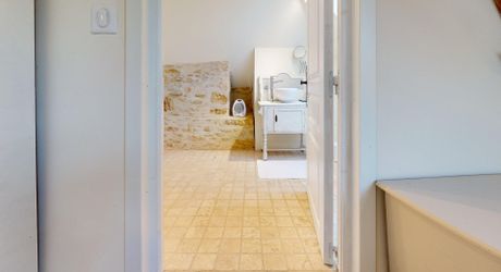 Maison très belle vue, 3 chambres, un bureau, piscine et nombreuses dépendances. Visite virtuelle sur demande