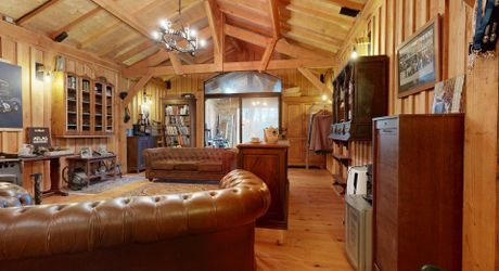 Maison très belle vue, 3 chambres, un bureau, piscine et nombreuses dépendances. Visite virtuelle sur demande