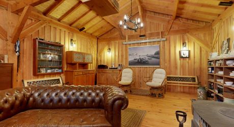 Maison très belle vue, 3 chambres, un bureau, piscine et nombreuses dépendances. Visite virtuelle sur demande