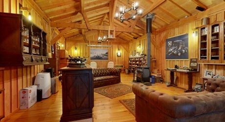 Maison très belle vue, 3 chambres, un bureau, piscine et nombreuses dépendances. Visite virtuelle sur demande