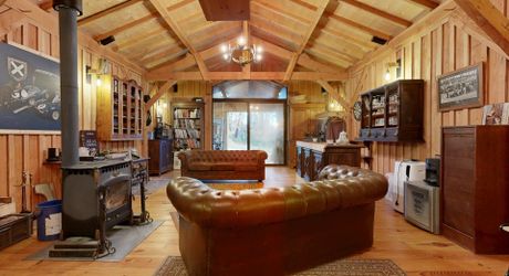 Maison très belle vue, 3 chambres, un bureau, piscine et nombreuses dépendances. Visite virtuelle sur demande