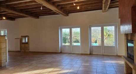 Ensemble de maisons en pierre