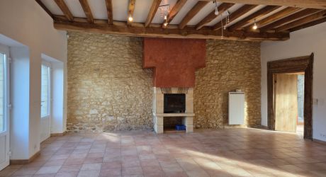 Ensemble de maisons en pierre