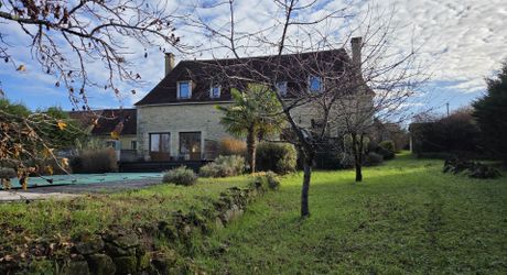 Ensemble de maisons en pierre