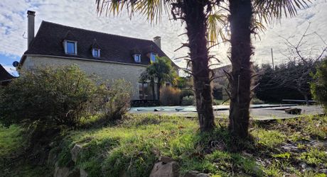 Ensemble de maisons en pierre