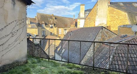 Redonnez vie à l'histoire : Immeuble de 229 m² en plein centre ville. Visite virtuelle sur demande