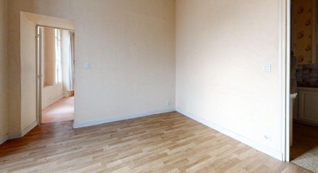 Redonnez vie à l'histoire : Immeuble de 229 m² en plein centre ville. Visite virtuelle sur demande