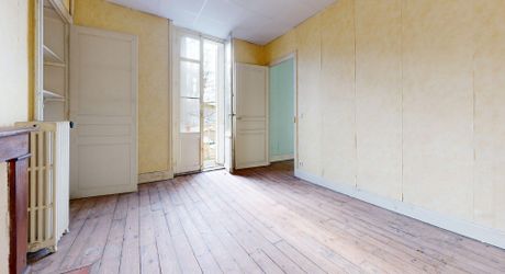 Redonnez vie à l'histoire : Immeuble de 229 m² en plein centre ville. Visite virtuelle sur demande
