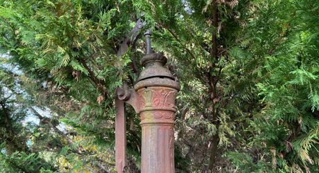 Propriété en pierre du Périgord avec dépendances, piscine, vue dégagée et calme !