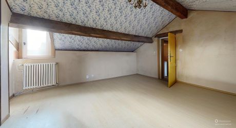 Propriété en pierre du Périgord avec dépendances, piscine, vue dégagée et calme !