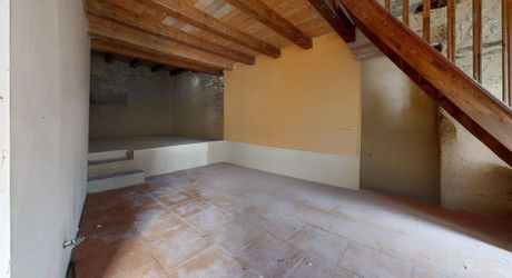 Propriété en pierre du Périgord avec dépendances, piscine, vue dégagée et calme !