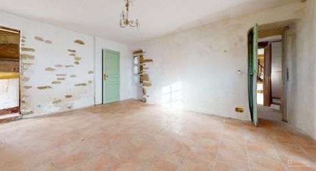 Propriété en pierre du Périgord avec dépendances, piscine, vue dégagée et calme !