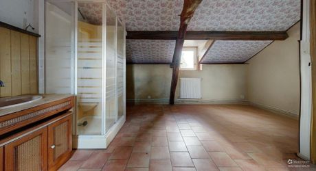 Propriété en pierre du Périgord avec dépendances, piscine, vue dégagée et calme !