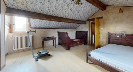 Propriété en pierre du Périgord avec dépendances, piscine, vue dégagée et calme !