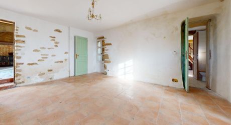 Propriété en pierre du Périgord avec dépendances, piscine, vue dégagée et calme !