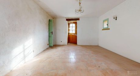 Propriété en pierre du Périgord avec dépendances, piscine, vue dégagée et calme !