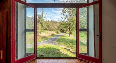 LABEL PIERRES EXCLUSIVE Exceptional 26-hectare estate – 6 cottages to develop – High yield – Châtres (24120) Surrounded by nature, not overlooked – Absolute tranquility