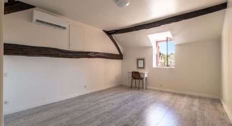 LABEL PIERRES EXCLUSIVE Exceptional 26-hectare estate – 6 cottages to develop – High yield – Châtres (24120) Surrounded by nature, not overlooked – Absolute tranquility