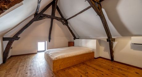 LABEL PIERRES EXCLUSIVE Exceptional 26-hectare estate – 6 cottages to develop – High yield – Châtres (24120) Surrounded by nature, not overlooked – Absolute tranquility