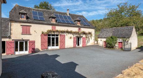 LABEL PIERRES EXCLUSIVE Exceptional 26-hectare estate – 6 cottages to develop – High yield – Châtres (24120) Surrounded by nature, not overlooked – Absolute tranquility