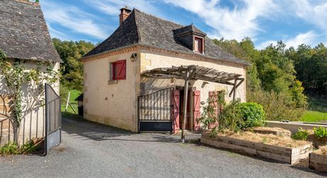 LABEL PIERRES EXCLUSIVE Exceptional 26-hectare estate – 6 cottages to develop – High yield – Châtres (24120) Surrounded by nature, not overlooked – Absolute tranquility