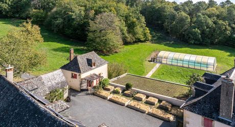 LABEL PIERRES EXCLUSIVE Exceptional 26-hectare estate – 6 cottages to develop – High yield – Châtres (24120) Surrounded by nature, not overlooked – Absolute tranquility