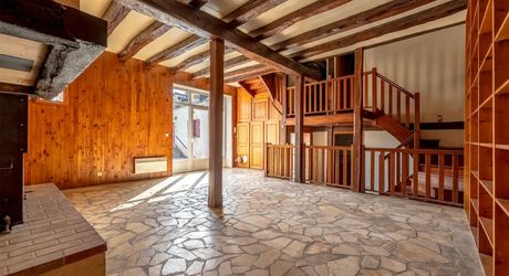 LABEL PIERRES EXCLUSIVE Exceptional 26-hectare estate – 6 cottages to develop – High yield – Châtres (24120) Surrounded by nature, not overlooked – Absolute tranquility