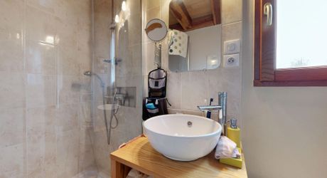 Maison contemporaine avec gîte et beau terrain au calme !