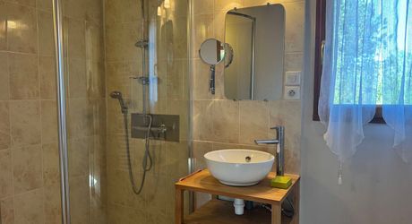 Maison contemporaine avec gîte et beau terrain au calme !