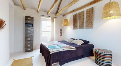 Vue, piscine et sérénité, maison avec 3 chambres, proche de Sarlat et de ses commerces pour résidence principale ou investissement locatif.