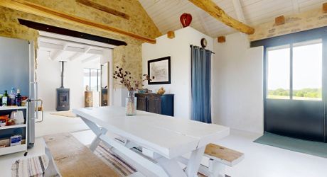 Vue, piscine et sérénité, maison avec 3 chambres, proche de Sarlat et de ses commerces pour résidence principale ou investissement locatif.