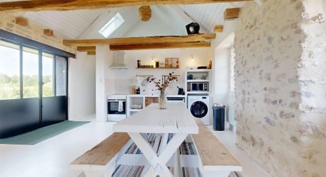 Vue, piscine et sérénité, maison avec 3 chambres, proche de Sarlat et de ses commerces pour résidence principale ou investissement locatif.