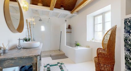 Vue, piscine et sérénité, maison avec 3 chambres, proche de Sarlat et de ses commerces pour résidence principale ou investissement locatif.