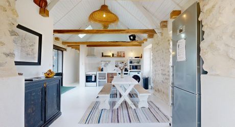 Vue, piscine et sérénité, maison avec 3 chambres, proche de Sarlat et de ses commerces pour résidence principale ou investissement locatif.