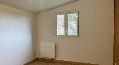 EXCLUSIVITE LABEL PIERRES Maison fonctionelle, quasi plain-pied avec 3 chambres, garage et jardin, à 5 minutes des commodités.