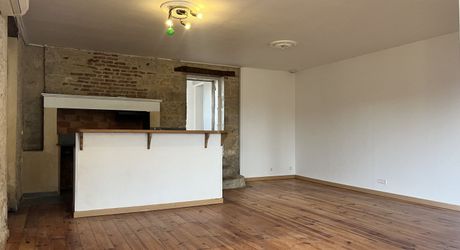 EXCLUSIVITE LABEL PIERRES Maison fonctionelle, quasi plain-pied avec 3 chambres, garage et jardin, à 5 minutes des commodités.