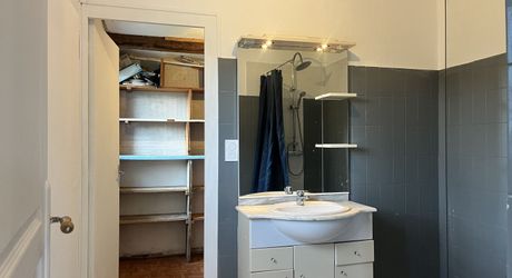 EXCLUSIVITE LABEL PIERRES Maison fonctionelle, quasi plain-pied avec 3 chambres, garage et jardin, à 5 minutes des commodités.