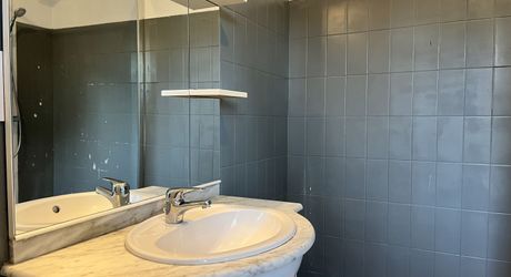 EXCLUSIVITE LABEL PIERRES Maison fonctionelle, quasi plain-pied avec 3 chambres, garage et jardin, à 5 minutes des commodités.