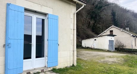 EXCLUSIVITE LABEL PIERRES Maison fonctionelle, quasi plain-pied avec 3 chambres, garage et jardin, à 5 minutes des commodités.