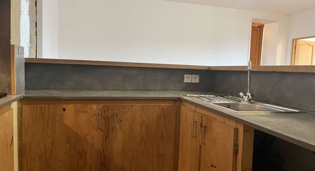 EXCLUSIVITE LABEL PIERRES Maison fonctionelle, quasi plain-pied avec 3 chambres, garage et jardin, à 5 minutes des commodités.