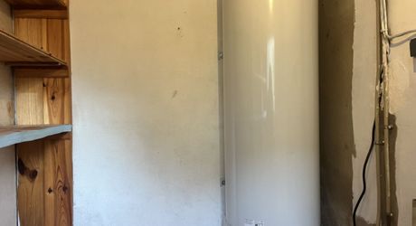 EXCLUSIVITE LABEL PIERRES Maison fonctionelle, quasi plain-pied avec 3 chambres, garage et jardin, à 5 minutes des commodités.