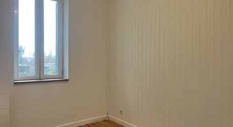 EXCLUSIVITE LABEL PIERRES Maison fonctionelle, quasi plain-pied avec 3 chambres, garage et jardin, à 5 minutes des commodités.