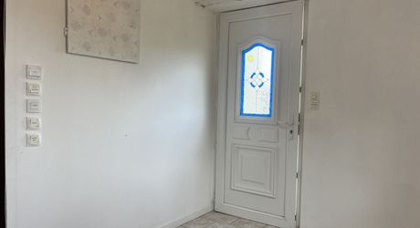 EXCLUSIVITE LABEL PIERRES Maison fonctionelle, quasi plain-pied avec 3 chambres, garage et jardin, à 5 minutes des commodités.