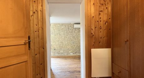 EXCLUSIVITE LABEL PIERRES Maison fonctionelle, quasi plain-pied avec 3 chambres, garage et jardin, à 5 minutes des commodités.