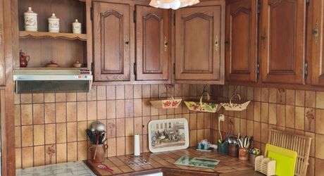 Investissement ou maison familiale dans un village du Périgord Noir avec toutes les commodités et proche de la Dordogne.