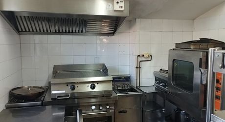 Fonds de commerce Bar Brasserie Restaurant idéalement situé dans village très touristique