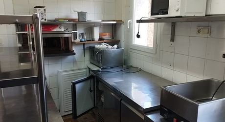 Fonds de commerce Bar Brasserie Restaurant idéalement situé dans village très touristique