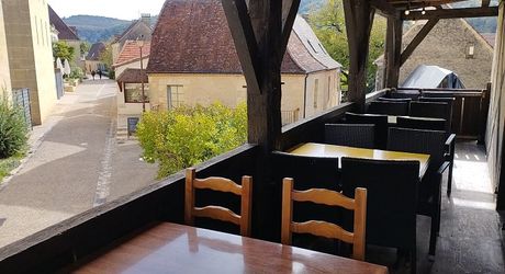 Fonds de commerce Bar Brasserie Restaurant idéalement situé dans village très touristique